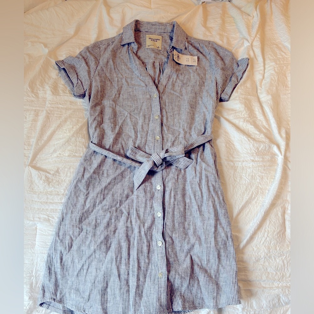 Abercrombie & Fitch short sleeve, collared, blue and white striped, short dress